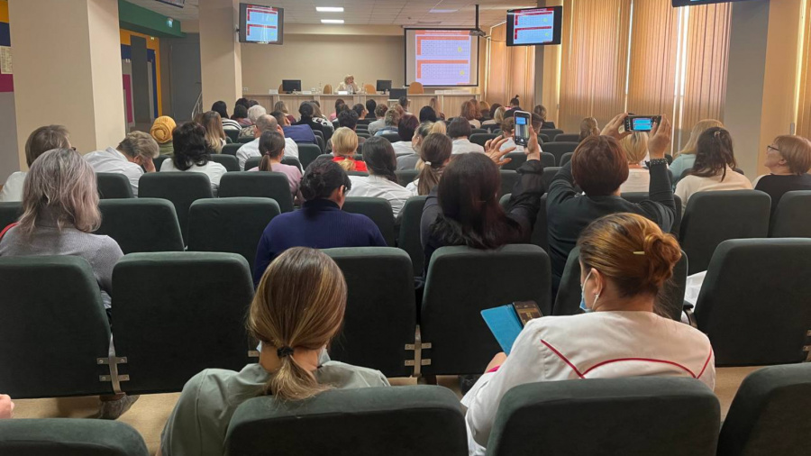 Кама балалар медицина үзәгендә балаларны реабилитацияләү проблемаларына һәм перспективаларына багышланган конференция узды